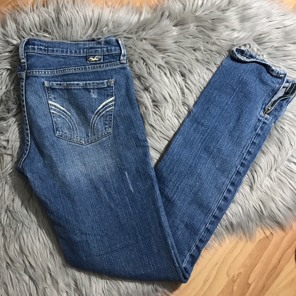 Hollister Jeans - Picture 1 of 6